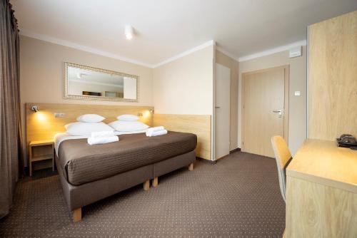 1 queen bed