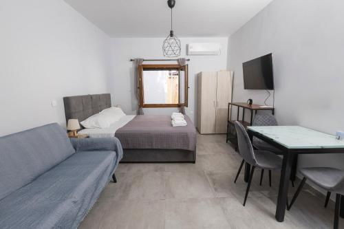 Utopia suites 3 in the heart of Aegina by 8essentially, Città di Egina (foto 7)