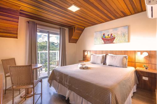 Superior Luxury Double Suite With View image 10