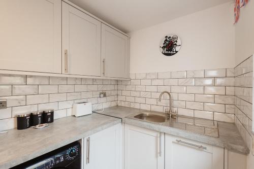Beatles Themed Home near Anfield, sleeps 7, Garden, Contractors, Games, Liverpool (fotografie 7)