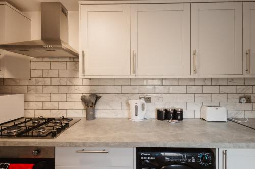 Beatles Themed Home near Anfield, sleeps 7, Garden, Contractors, Games, Liverpool (fotografie 9)