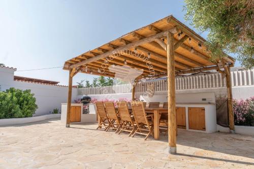 Villa with Private Pool image 9