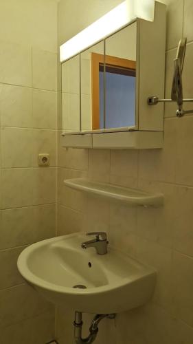 Zweibettzimmer mit eigenem Bad in Rostock, Deutschland