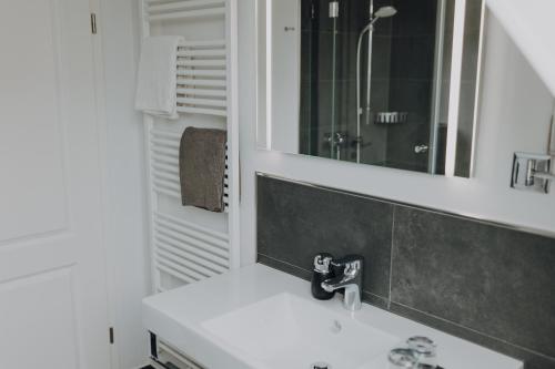Apartment with Balcony image 10