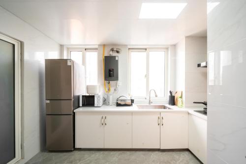 Three-Bedroom Apartment image 4