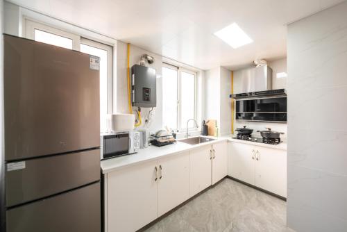 Three-Bedroom Apartment image 2