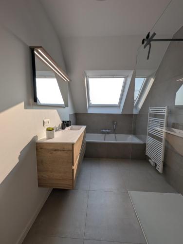 VLOED by BLOSS, familieappartement met buitenzwembad en garage, Middelkerke (Foto 5)
