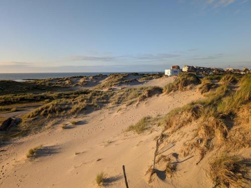 VLOED by BLOSS, familieappartement met buitenzwembad en garage, Middelkerke (Foto 9)