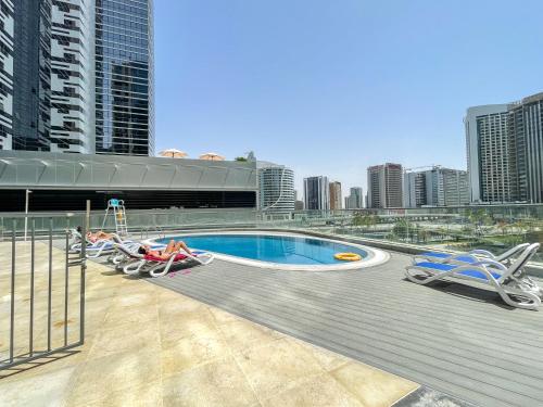 Heaven Crest Vacation Homes Downtown - Studio and 1 Bedroom Suites 2 minute walk to Dubai Mall and Burj Khalifa, Dubai (Foto 5)