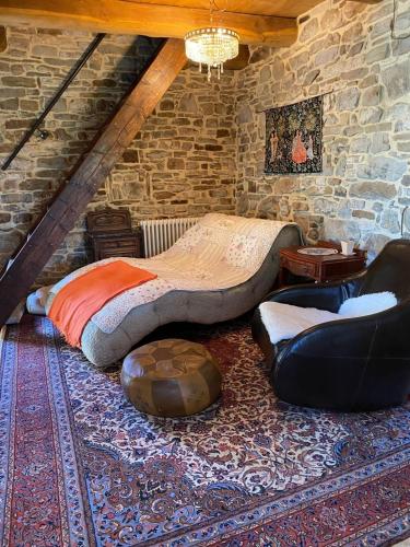 Momo 1741 - 4BR Historic stone house in the Apennines in Valmozzola