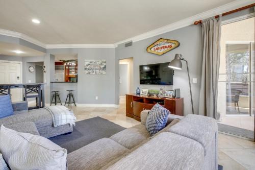 Walk to Las Vegas Strip Modern Condo with Patio!, Las Vegas (fotografie 3)