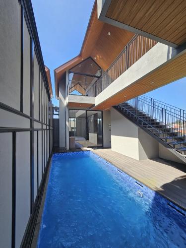 Deluxe Villa image 2