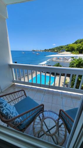 Wyposażenie, OEManagement Rooms in Roseau