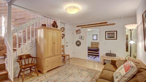 Timber Hill - image 6
