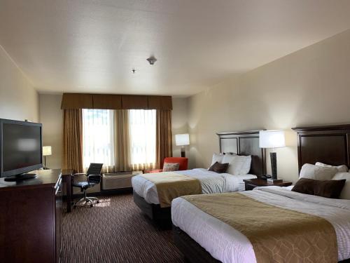 2 queen beds