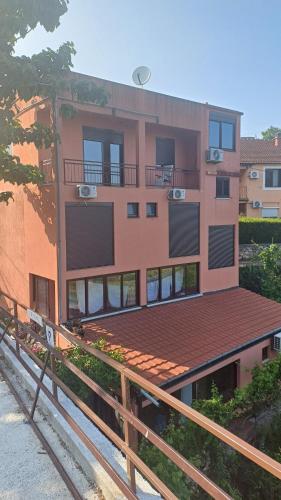 Draga`s rooms in Virpazar