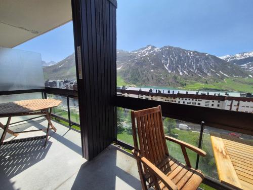 Tignes: Beau 2 Pieces Cabine, 4 Pers, Face aux Pistes, Balcon, WIFI - FR-1-502-598 near La Ferme des Trois Capucines