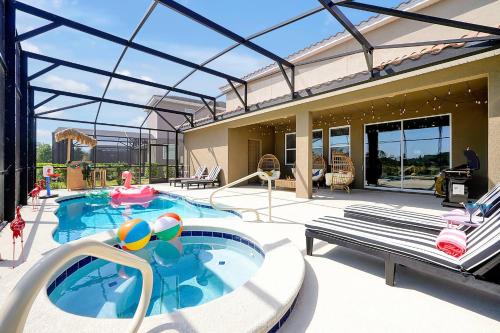 6BD Near Disney | Poolside BBQ & Game Room Fun, Loughman
