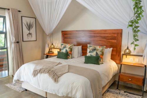 Double or twin room, deluxe, balcony