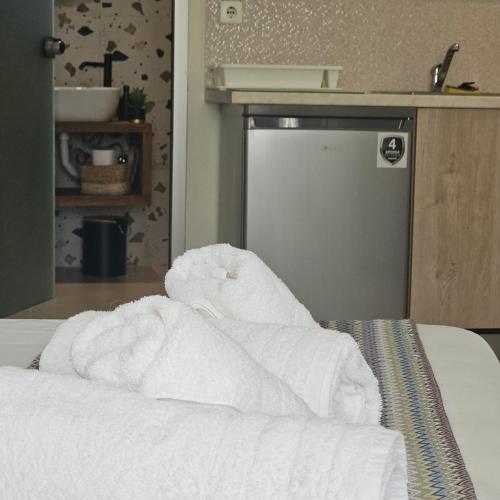 Standard Studio with Side Sea View (2 Adults) image 9