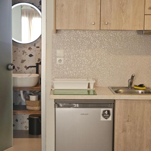 Standard Studio with Side Sea View (2 Adults) image 7