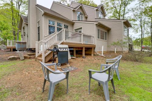 < 1 Mi to Big Boulder Mtn! Home w/ Hot Tub & Deck, Lake Harmony (foto 4)