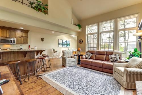 < 1 Mi to Big Boulder Mtn! Home w/ Hot Tub & Deck, Lake Harmony (foto 5)