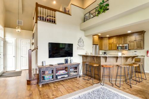 < 1 Mi to Big Boulder Mtn! Home w/ Hot Tub & Deck, Lake Harmony (foto 6)