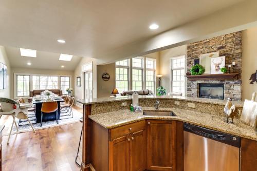 < 1 Mi to Big Boulder Mtn! Home w/ Hot Tub & Deck, Lake Harmony (foto 10)