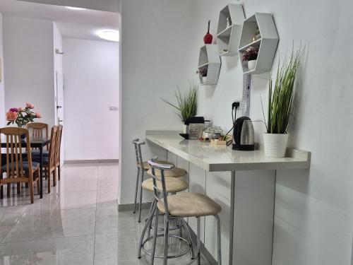 kuhinja, Lovely three-room apartment above the promenade in Ashdod