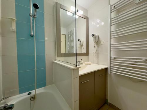 Badkamer, Le Clémenceau SCLS - Wifi, Clim, Piscine, Plage (Le Clemenceau SCLS - Wifi, Clim, Piscine, Plage) in Le Suquet Old Town