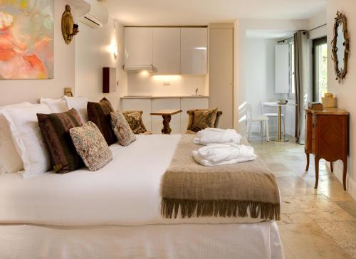 Suite with Terrace image 3