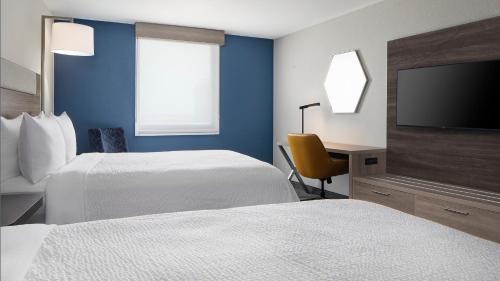 Standard Room image 2