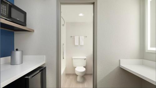 Holiday Inn Market Center an IHG Hotel - image 12