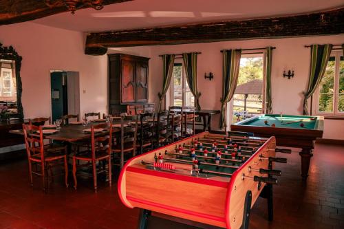 Atpūtas iespējas, Le Champ Du Possible - Grande maison de caractère rénové pour famille et groupe (Le Champ Du Possible - Grande maison de caractere renove pour famille et groupe) in Uxeau