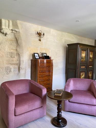 Deluxe Suite image 9