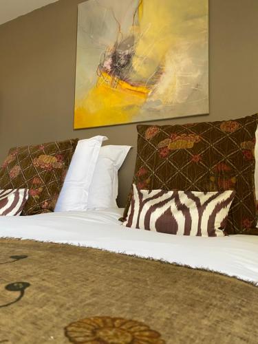 Deluxe Suite image 8