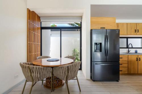 Sprawling Modern Property with a Tranquil Outdoor Living Space swimming pool and a private Casita in Портеро