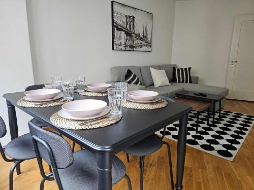 Downtown Dream 3 5BR with Balcony and Style BA21 in Zürich