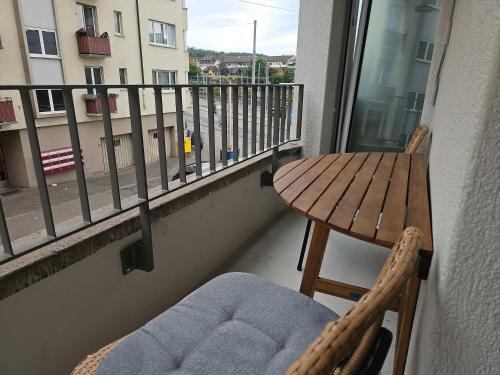 Downtown Dream 3 5BR with Balcony and Style BA21 in Zürich