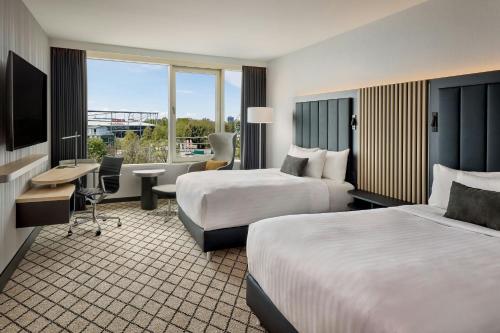 2 twin beds
