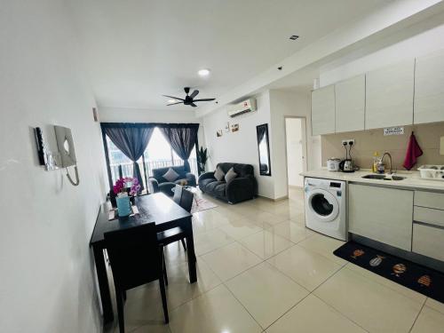 Studio I-Soho D'Gunduls Homestay by DGH I-CITY in Shah Alam