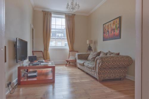 TFF High-Class & Central & Spacious Top Floor Home, Bath (fotografie 2)