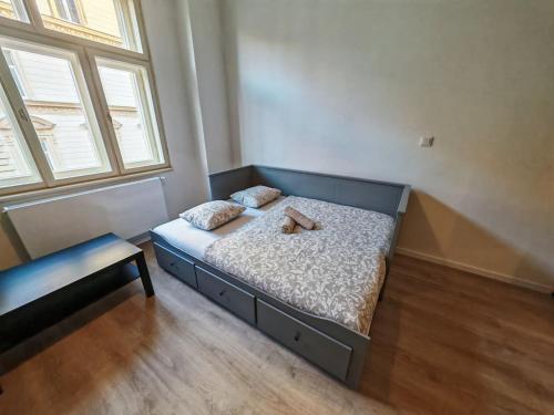 Quiet Studio in Hip Zizkov - image 7