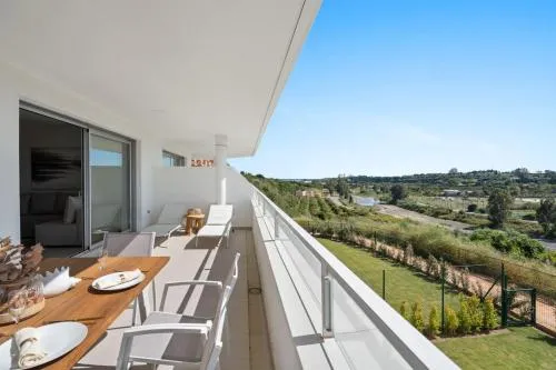 Ultimate Rentals - Modern Comfort and Views in Oceana Gardens, Estepona photo 2