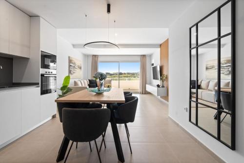 บริการและสิ่งอำนวยความสะดวก, Ultimate Rentals - Modern Comfort and Views in Oceana Gardens, Estepona in กันเชลาดา