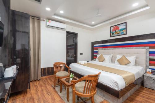Superior King Room image 4