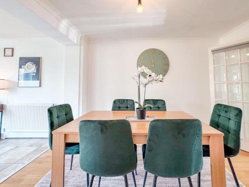 Perfect house for Golf trip, Walks and Family Stays near Sand Moor Golf Club