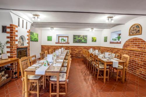 餐廳, Pension U Lípy (Pension U Lipy) in 比斯特雷