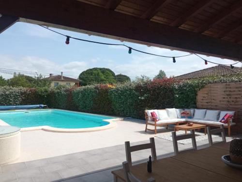 maison à la campagne avec piscine (maison a la campagne avec piscine) in Negrepelisse
